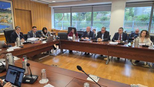 Συνεδρίασε κεκλεισμένων των θυρών η Επ.Οικονομικών για φορολογική μεταρρύθμιση