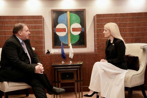 Σημασία ενίσχυσης επικοινωνίας ΕΕ-πολιτών τόνισε η ΠτΒ στον επικεφαλής Αντιπροσωπείας Κομισιόν στην Κύπρο