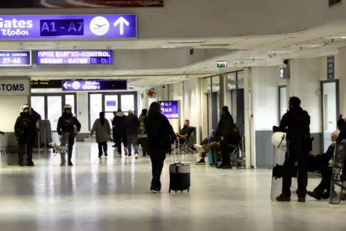 Αποχώρησαν από το αεροδρόμιο Ηρακλείου οι αγροτοκτηνοτρόφοι που μετέχουν στις κινητοποιήσεις