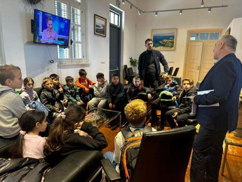 Επιδιόρθωση πάρκου στην Αργάκα ζητούν μαθητές από το Δήμο Χρυσοχούς