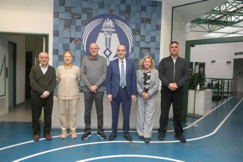 Η ανακατασκευή του Ιακωβείου Αθλητικού Κέντρου σε συνάντηση του ΚΟΑ με Δήμο Πάφου