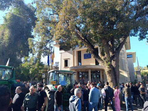 Ψηφίστηκε νέος νόμος για δημόσιες συγκεντρώσεις με βάση συστάσεις του ΟΑΣΕ