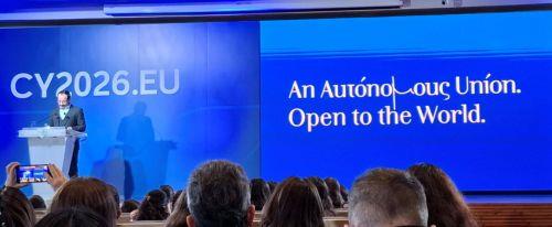 H Kύπρος αναλαμβάνει τα ηνία της ΕΕ, δηλώσεις στο ΚΥΠΕ από ΠτΔ και την Υφυπουργό Ευρωπαϊκών Θεμάτων