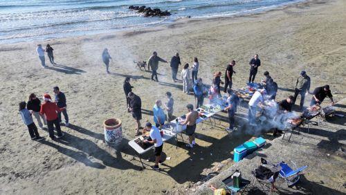 Το τελευταίο μπάνιο του χρόνου για τους χειμερινούς κολυμβητές Λάρνακας