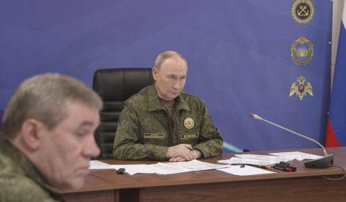 Ο Πούτιν τροποποιεί νόμο ώστε η Ρωσία να αγνοεί τα ξένα ποινικά δικαστήρια