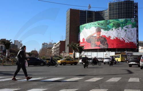 Η Τεχεράνη απειλεί με σκληρά αντίποινα απέναντι σε όποια επιθετική ενέργεια