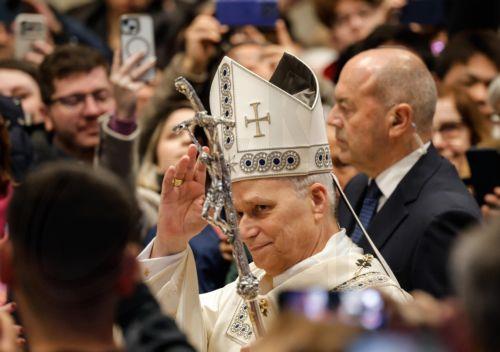 Ο Πάπας εκφράζει συμπόνια για οικογένειες θυμάτων της πυρκαγιάς στην Ελβετία