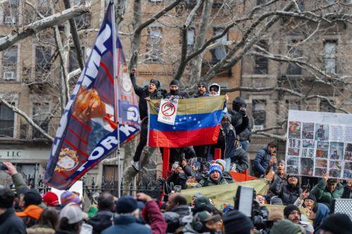 Ενώπιον δικαστηρίου ο Νικολάς Μαδούρο δηλώνει «αιχμάλωτος πολέμου»