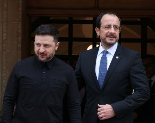 Δια ζώσης θα ενημερώσει την άτυπη σύνοδο κορυφής ΕΕ ο Ζελένσκι, πληροφορείται το ΚΥΠΕ