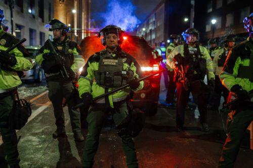 Nέες διαδηλώσεις στις ΗΠΑ μετά τον θάνατο γυναίκας από αξιωματικό μετανάστευσης