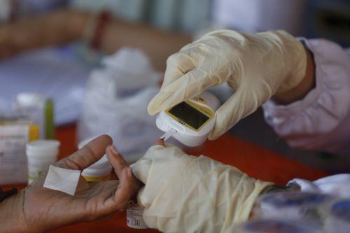 Απότομη αύξηση σακχάρου στο αίμα συνδέεται με υψηλότερο κίνδυνο Αλτσχάιμερ