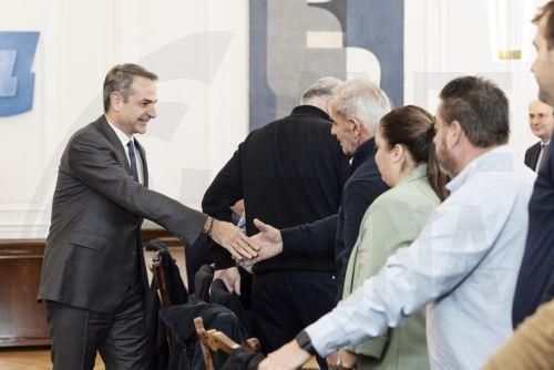 Συνεχίζονται οι αγροτικές κινητοποιήσεις παρά το χθεσινό ραντεβού με Πρωθυπουργό