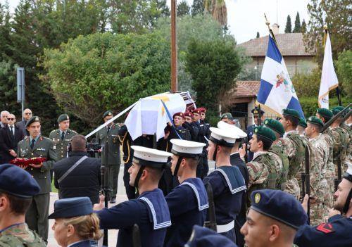 Πολιτικοί, φίλοι, συνεργάτες αποχαιρετούν τον Γ.Βασιλείου σκιαγραφώντας το πορτρέτο του