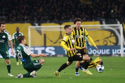 Η ΑΕΚ συνέτριψε τον Παναθηναϊκό στη Σούπερ Λιγκ και έπιασε ΠΑΟΚ στην κορυφή