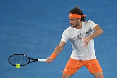 Τσιτσιπάς και Σάκκαρη προχώρησαν με νίκες στα τουρνουά που συμμετέχουν