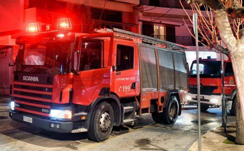 Τρεις τραυματίες μετά από φωτιά σε βιομηχανία στα Τρίκαλα, 5 άτομα αγνοούνται