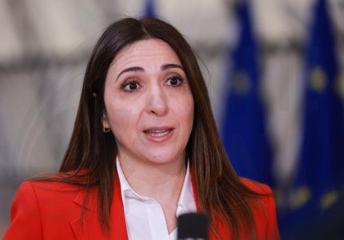 Η δουλειά για χρηματοδοτικό πακέτο των €90 δισ. στην Ουκρανία συνεχίζεται, λέει η Ραουνά