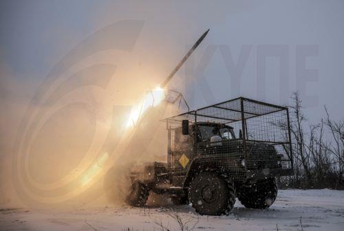 Η Ρωσία εξαπέλυσε τη νύχτα πύραυλο και περίπου 100 drones κατά της Ουκρανίας