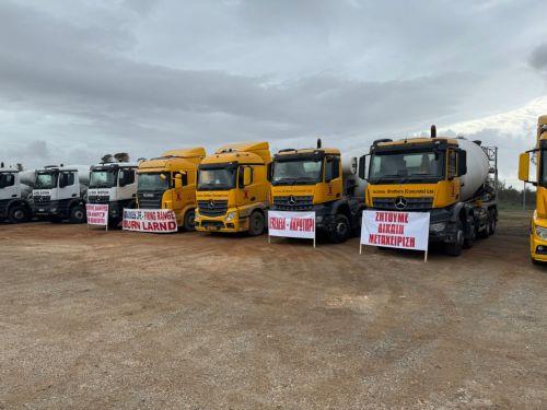 Εκδήλωση διαμαρτυρίας έξω από Βάσεις Δεκέλειας για πολεοδομικές ζώνες και λατομεία