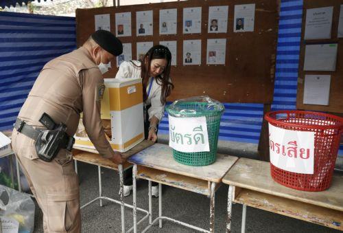 Aπίθανο το Λαϊκό Κόμμα να έρθει πρώτο στις εκλογές της Ταϊλάνδης λέει ο ηγέτης του