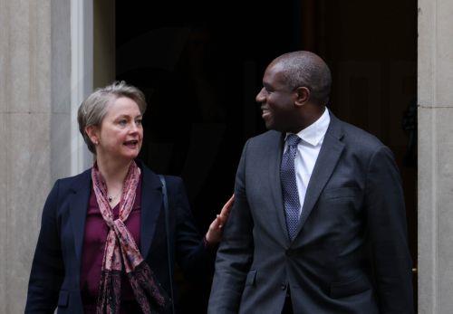 Το ενδεχόμενο αυστηρότερων κυρώσεων κατά της Ρωσίας εξετάζει το ΗΒ