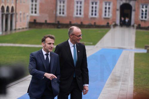 Ενωμένοι παρά τις διαφωνίες εμφανίστηκαν Μερτς και Μακρόν στην άτυπη Σύνοδο στο Βέλγιο