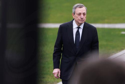 Σε ενισχυμένη συνεργασία για επιτάχυνση αποφάσεων για ανταγωνιστικότητα καλεί ο Ντράγκι