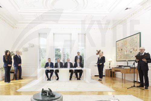 Υπογραφή συμφωνιών μεταξύ ελληνικού Δημοσίου και Chevron-HelleniQ Energy