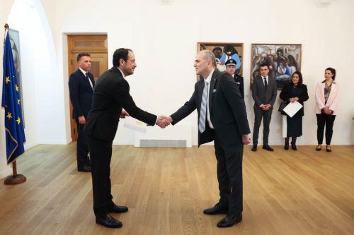 Προτεραιότητα οι σχέσεις ΕΕ-Λατινικής Αμερικής/Καραϊβικής είπε ο ΠτΔ δεχόμενος τον νέο Πρέσβη Κούβας