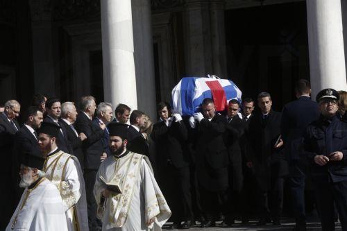 Πολιτική ηγεσία και πολίτες είπαν το ύστατο χαίρε στην Ελένη Γλυκατζη-Αρβελερ