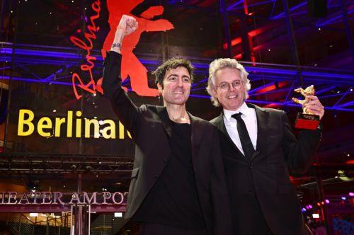 Σε πολιτική ατμόσφαιρα τα βραβεία της Μπερλινάλε, στα «Κίτρινα Γράμματα» η Χρυσή Άρκτος