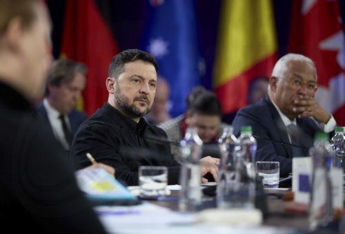 Η Ουκρανία θα ολοκληρώσει τις προετοιμασίες για έναρξη ενταξιακών με ΕΕ λέει ο Ζελένσκι