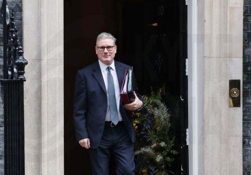 Δηλώσεις Στάρμερ για απώλεια έδρας στο Μάντσεστερ και στήριξη στην Αγγελική Στόγια