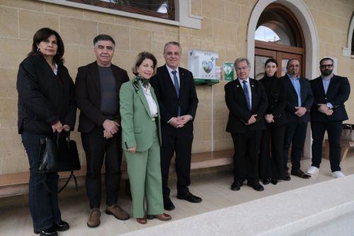 Δύο απινιδωτές δημόσιας πρόσβασης στον Στρόβολο από τον Ροταριανό Όμιλο Λευκωσίας