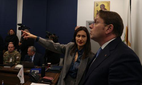 Komiser Várhelyi: Kıbrısı şap hastalığıyla mücadelesinde destekliyoruz