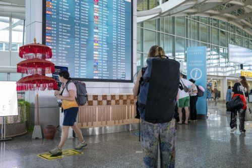 Επιχείρηση αναχαίτισης πάνω από αεροδρόμιο Ντουμπάι, αποκαθίσταται μερικώς η λειτουργία του