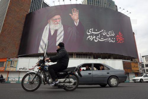 Έκκληση σκληροπυρηνικών κληρικών για ταχεία επιλογή νέου ηγέτη στο Ιράν