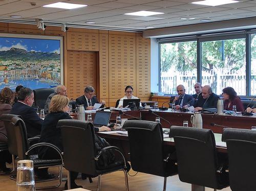 Στοιχεία αισχροκέρδειας στην πώληση αδειών ΑΠΕ από ιδιώτες στην ΑΗΚ, διαπιστώνει ο Γ. Ελεγκτής