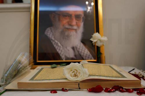 Ο Τραμπ λέει πως πρέπει να εμπλακεί προσωπικά στην επιλογή επόμενου ηγέτη του Ιράν