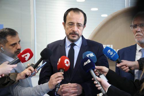 «Τίποτα δεν αποκλείω» λέει ο ΠτΔ για ενδεχόμενο ανοίγματος κεφαλαίου Βρετανικών Βάσεων