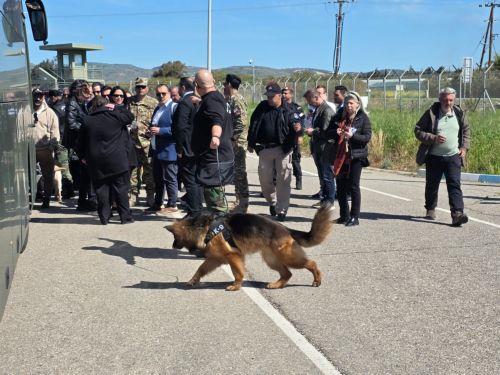 Δρακόντεια μέτρα ασφαλείας στην αεροπορική βάση Α. Παπανδρέου