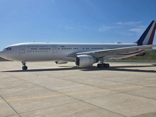 President Christodoulides welcomes Mitsotakis and Macron at Andreas Papandreou air base
