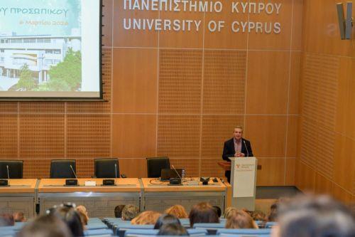Επιφυλάξεις για τη μερική φοίτηση στο Πανεπιστήμιο Κύπρου, απαντά η  Υπουργός Παιδείας στη Βουλή