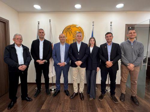 Την αναπτυξιακή πορεία της Λάρνακας συζήτησαν Πρόεδρος ΔΗΚΟ και Δήμαρχος