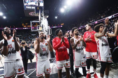 Εντυπωσιακό πέρασμα του Ολυμπιακού από το Παρίσι