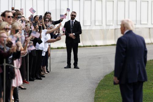 Πολύ σύντομα θα βασιλεύει ασφάλεια στα Στενά του Ορμούζ, είπε ο Τραμπ