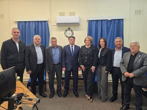 Δεν υπάρχει λόγος ανησυχίας για Κύπρο, διαβεβαίωσαν τον Δήμαρχο Αγίας Νάπας, αξιωματούχοι των ΒΒ