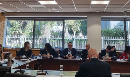 Επ. Εσωτερικών: Απροετοίμαστοι και οι Βρετανοί, δεν υπήρχαν πρωτόκολλα λέει ο Δήμαρχος Κουρίου