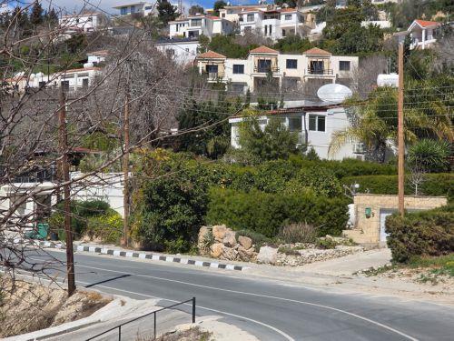 Άρμου Πάφου: Προκλήσεις από την αστάθεια εδάφους αλλά και αναπτυξιακές προοπτικές