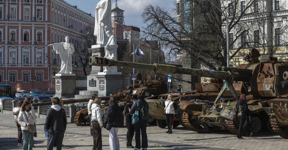 Άνδρας άνοιξε πυρ σε περιοχή του Κιέβου, αρκετοί νεκροί